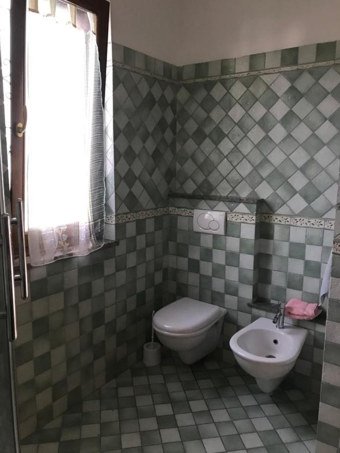 L'Angolo Di Leo Borgofranco d'Ivrea Bagian luar foto