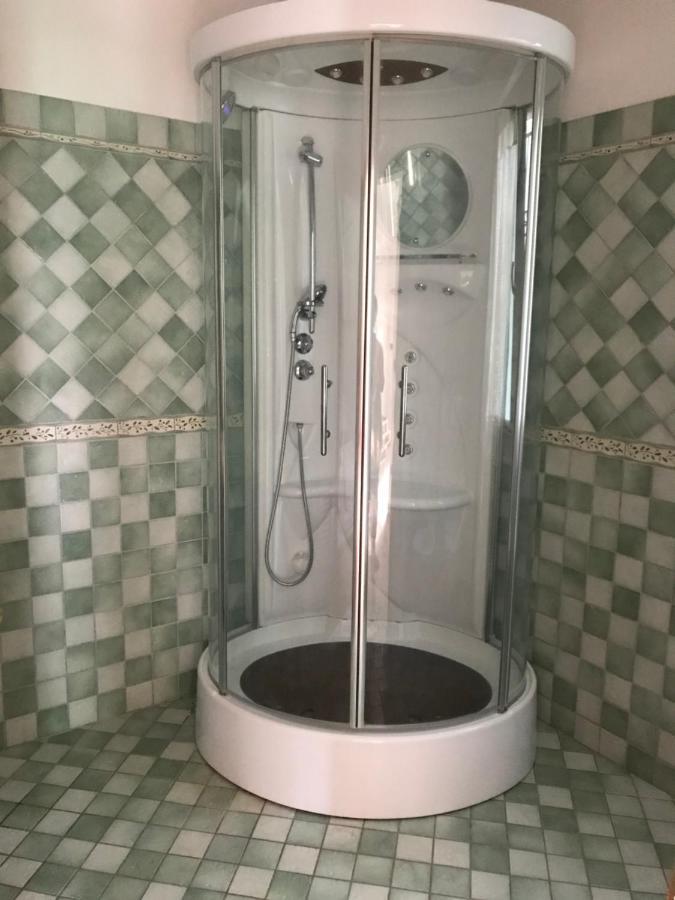 L'Angolo Di Leo Borgofranco d'Ivrea Bagian luar foto